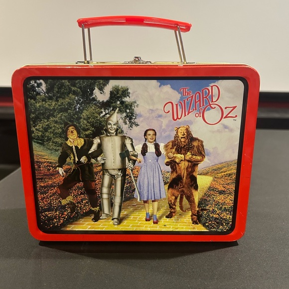 Vintage 1998 The Wizard of Oz Themed Lunchbox - Red - Picture 1 of 7